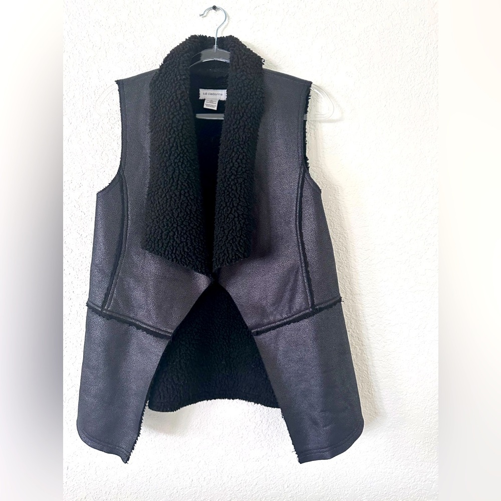 Women’s faux fur black vest size M